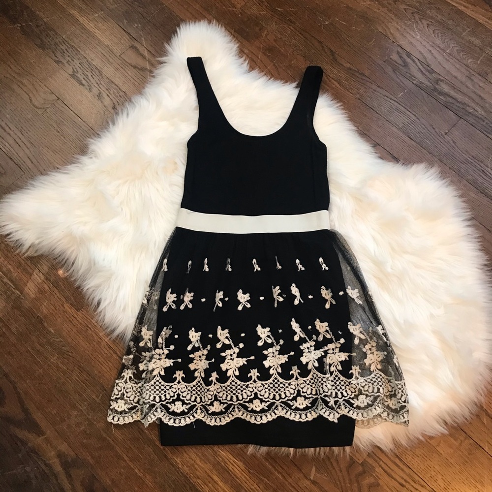 LACE MINIDRESS
